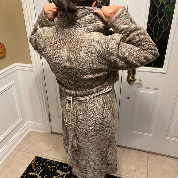 Karakul sheep real fur coat, knee length, tan color, size 8 - Picture 8 of 8